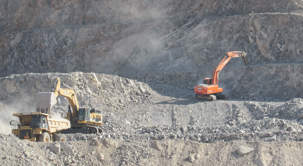 Al Mardoof earthworks machinery in Madinah